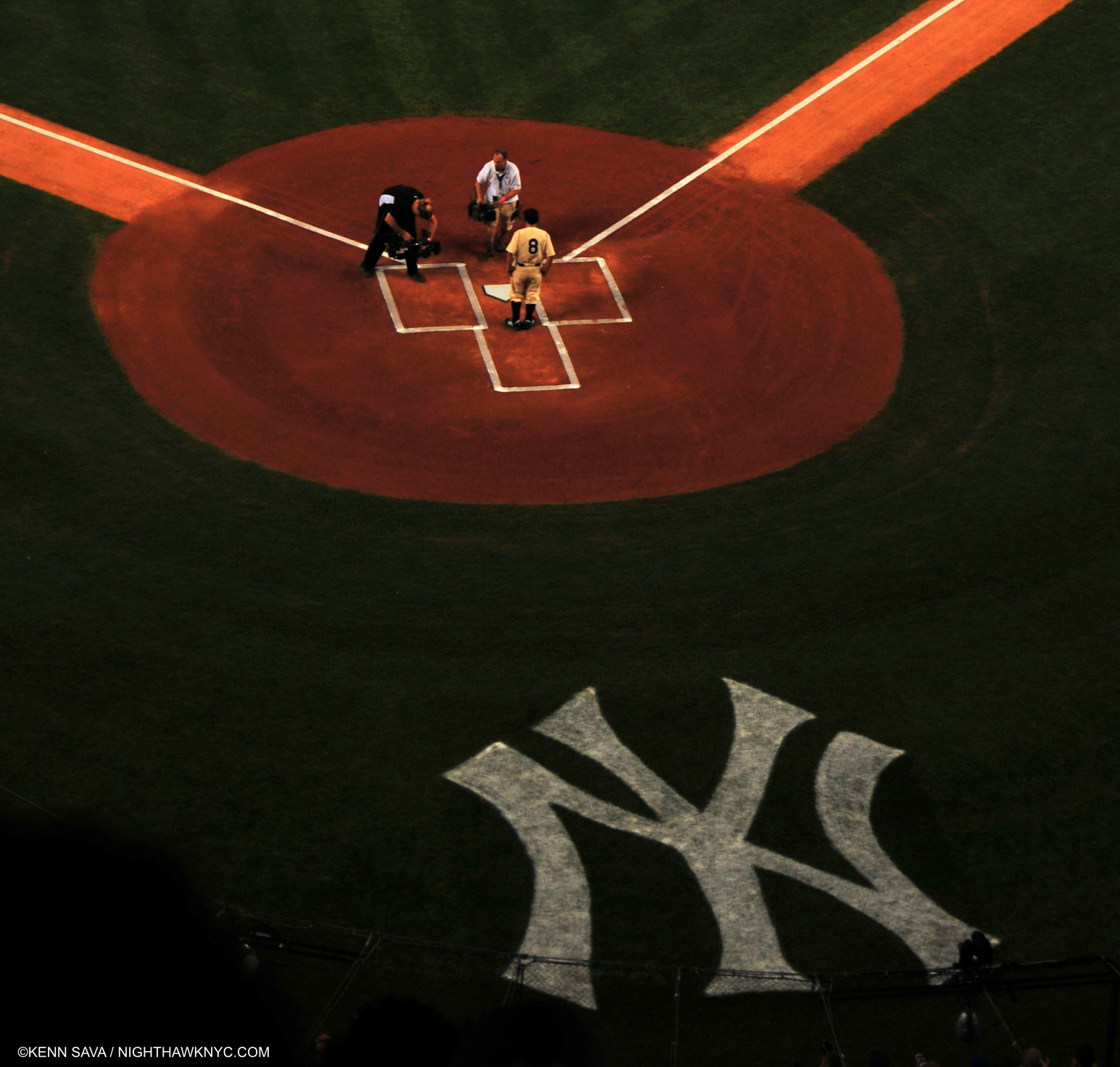 From Yankee Blue to Cardinal Red — Roger Maris Gets New Leaf on